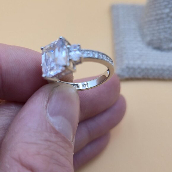 Size 6.5 Sterling Silver Emerald Cut Cubic Zirconia Gem Band Ring A4967 - Picture 6 of 9